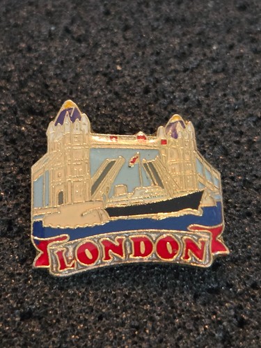 London tower bridge - ➔,