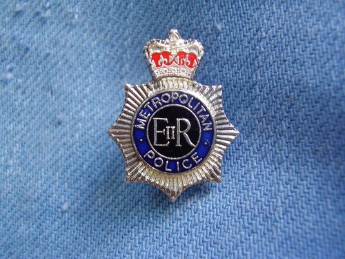 Pin metropolitan police - metropolitan,